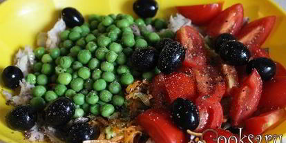 Шаг 5: теплого салата из риса актавика mix и копченой рыбы