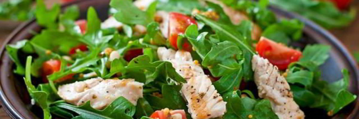 Рецепт Теплого салата с рукколой и куриной грудкой