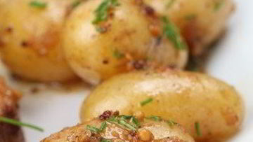 Рецепт Отварного картофеля с винегретом из трав и вермутом