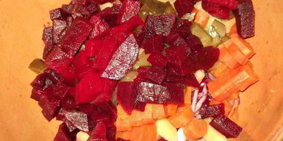 Шаг 5: салата с сельдью под соусом винегрет