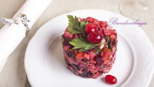 Рецепт Винегрета из запеченных овощей с копченой курицей