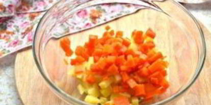 Шаг 1: винегрета классического с горошком и капустой