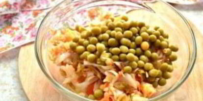 Шаг 4: винегрета классического с горошком и капустой