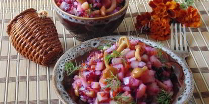 Шаг 11: винегрета с маринованными опятами