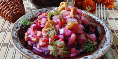 Шаг 10: винегрета с маринованными опятами