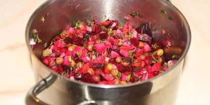 Шаг 9: винегрета с зеленым горошком