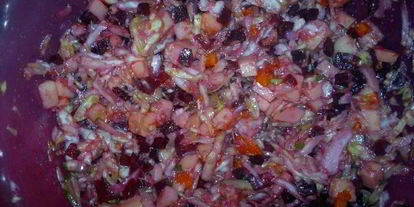 Шаг 8: винегрета со свежея капустого и огурцома