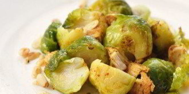 Рецепт Жареной брюссельской капусты с кедровыми орешками в бальзамическом винегрете