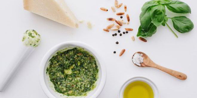 Рецепт пряного оливкового соуса к салатам