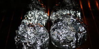 Шаг 2: печеного картофеля с соусома песто