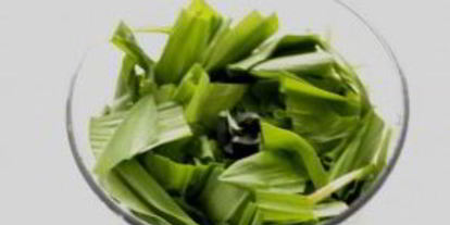 Шаг 1: песто из черемши