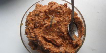 Шаг 1: песто с вялеными томатами