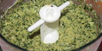 Шаг 1: соуса песто по-кубански