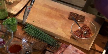 Шаг 2: тартара из говядины с зеленой пастой