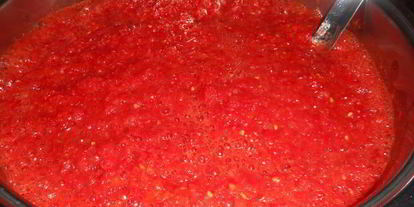 Шаг 2: заправки красной из перца и томатов