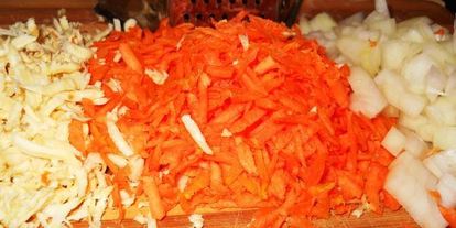 Шаг 2: борща постного с килькой и грушами