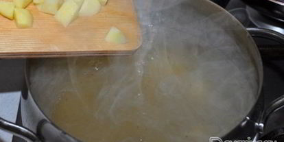 Шаг 2: холодного борща со щавелема