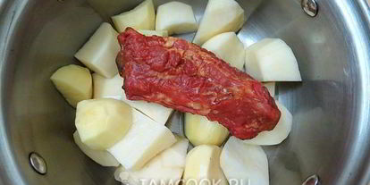 Шаг 2: красного борща с фасолью и копченостями