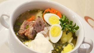 Рецепт Зеленого борща с щавелем и перепелиными яйцами