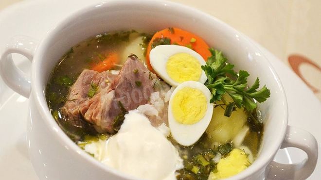 Рецепт Зеленого борща с щавелем и перепелиными яйцами