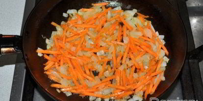 Шаг 3: бульона с домашнея лапшого