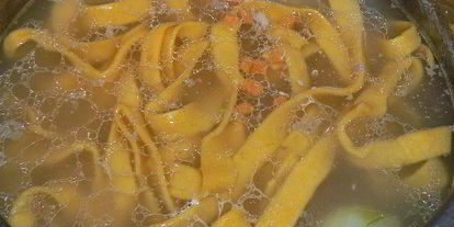 Шаг 6: домашней лапши из тыквы на курином бульоне