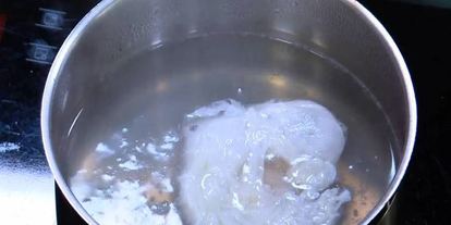 Шаг 4: куриного бульона с яйцом и беконом