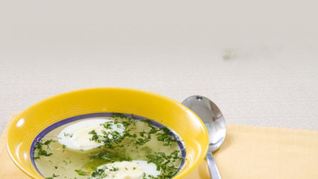 Рецепт Мясного бульона с яйцом и зеленью