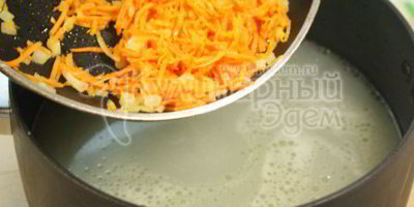 Шаг 2: супа с клецками на курином бульоне