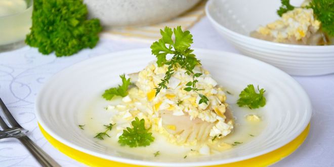 Рецепт Трески по-польски на рыбном бульоне с корнем сельдерея