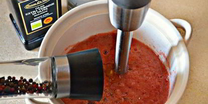 Шаг 2: гаспачо с клубникой