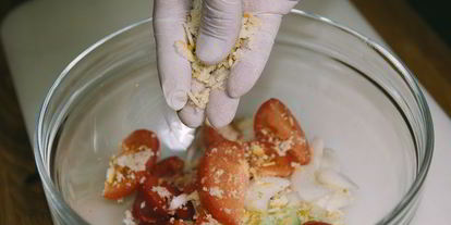 Шаг 4: гаспачо с сорбетом из томатов