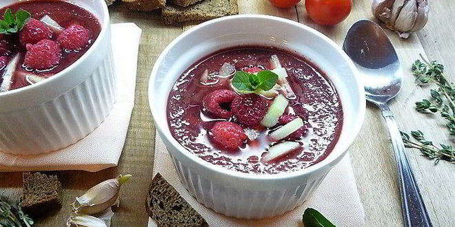 Рецепт вишнева-малинового гаспачо