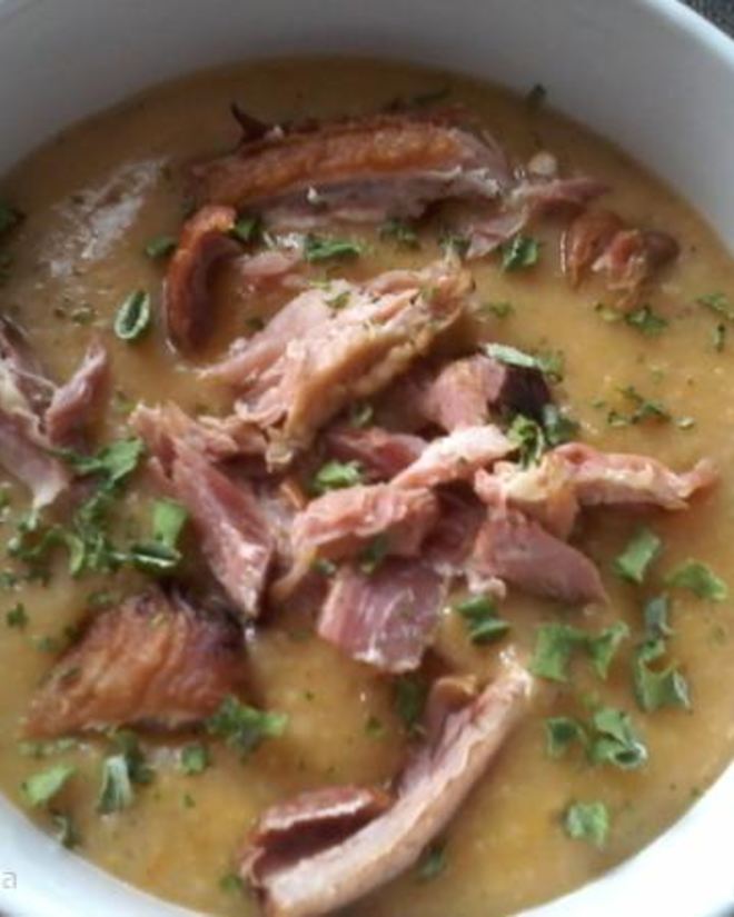 Рецепт горохового крема-супа на копченных ребрышках