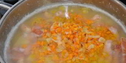 Шаг 9: горохового супа с копченого грудинкого