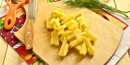 Шаг 1: горохового супа с копченой колбасой и зеленью