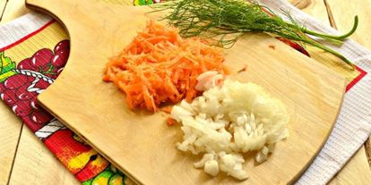 Шаг 2: горохового супа с копченой колбасой и зеленью