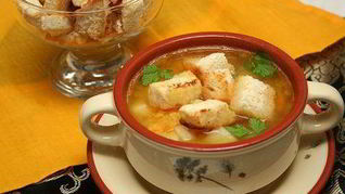 Рецепт Горохового супа с копченостями и гренками