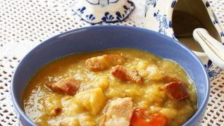 Рецепт Горохового супа с копчеными ребрышками и зеленью