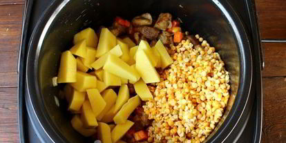 Шаг 5: горохового супа со свининой в мультиварке