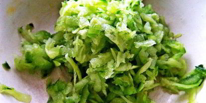 Шаг 4: холодника на кефире с маринованной свеклой