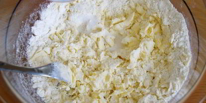 Шаг 2: холодного красного супа с ароматной крошкой