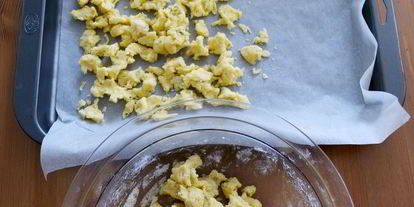 Шаг 5: холодного красного супа с ароматной крошкой