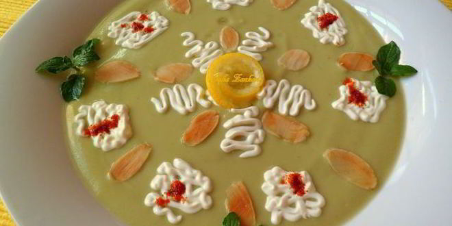 Рецепт Холодного крема-супа из авокадо с мятой и лепестками миндаля