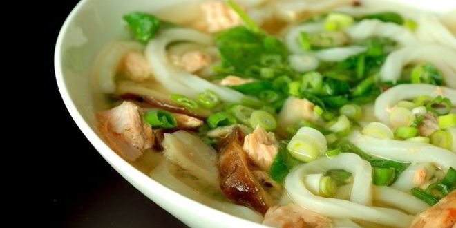 Рецепт холодного супа из лосося с луком-пореем