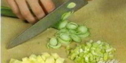 Шаг 2: холодного супа из лосося с луком-пореем