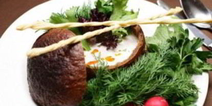 Шаг 6: холодного супа из редиса в черном хлебе