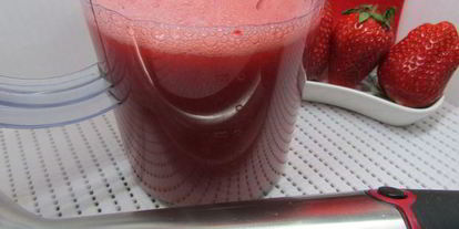 Шаг 3: клубнично-лимонного холодный суп с нежными клецками