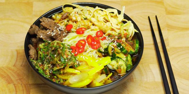 Рецепт Кукси с говядиной и яичной лапшой