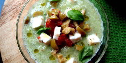 Шаг 6: огуречно-кабачкового холодный суп с моцареллой